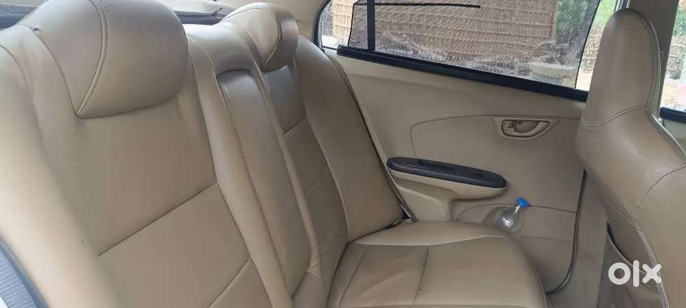 Honda Amaze V Petrol 2014