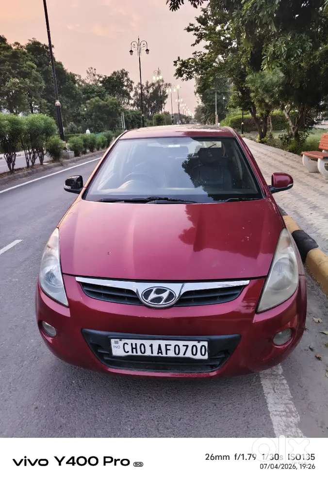 Hyundai I20 At 2011 Sunroof Second Owner.. Documents Expire Hai