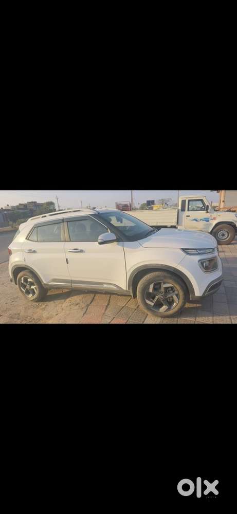 Hyundai Venue Petrol 2020, 2nd Owner