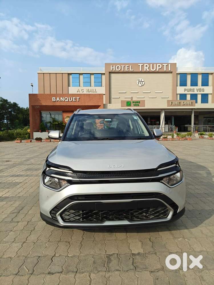 Kia Carens Petrol 2023
