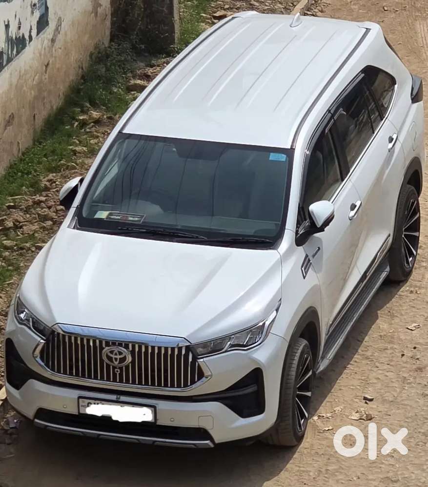 Toyota Innova Hycross 2023 Modified