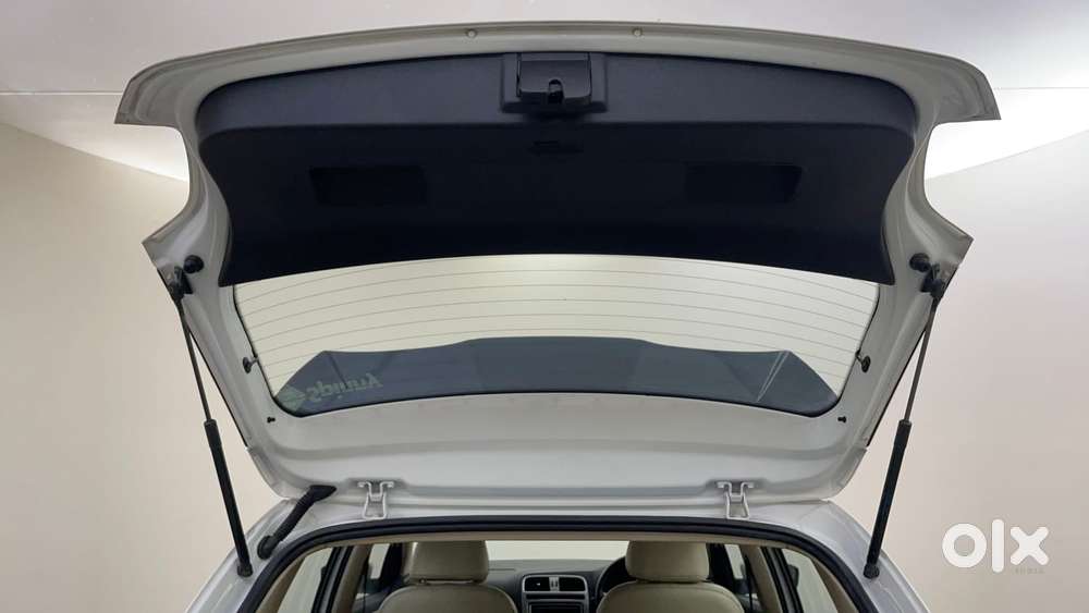 Volkswagen Polo Petrol Highline 1.2l, 2015, Petrol