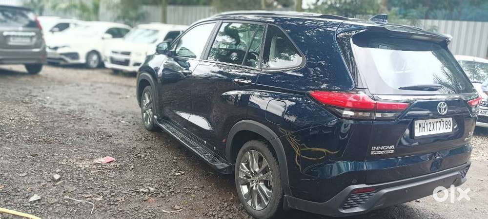 Toyota Innova Hycross 2.0 Zx Hybrid 7 Str, 2025