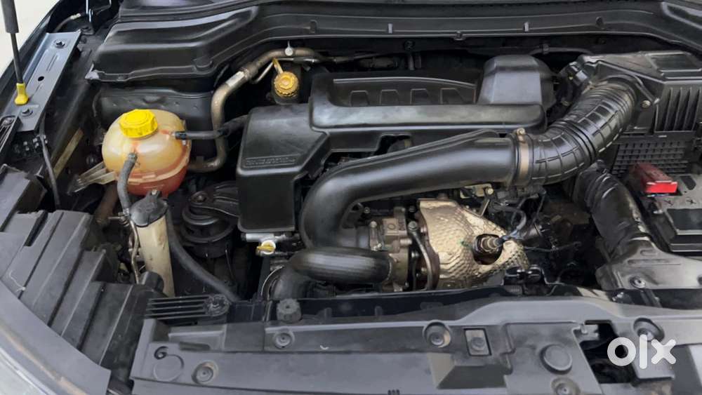 Mahindra Xuv300 W8 (o) 1.5 Diesel Amt, 2023, Diesel