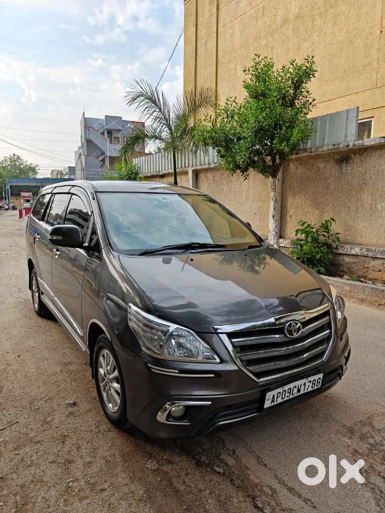 Toyota Innova 2014