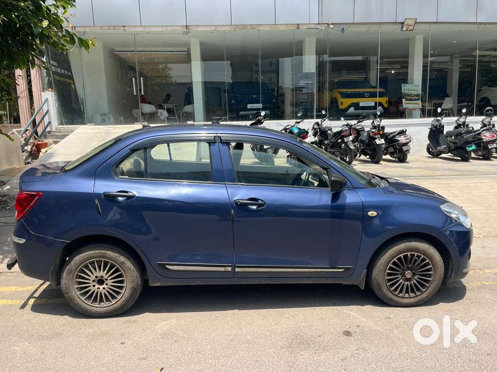 Maruti Suzuki Swift Dzire 1.2 Lxi Bsiv, 2017, Petrol
