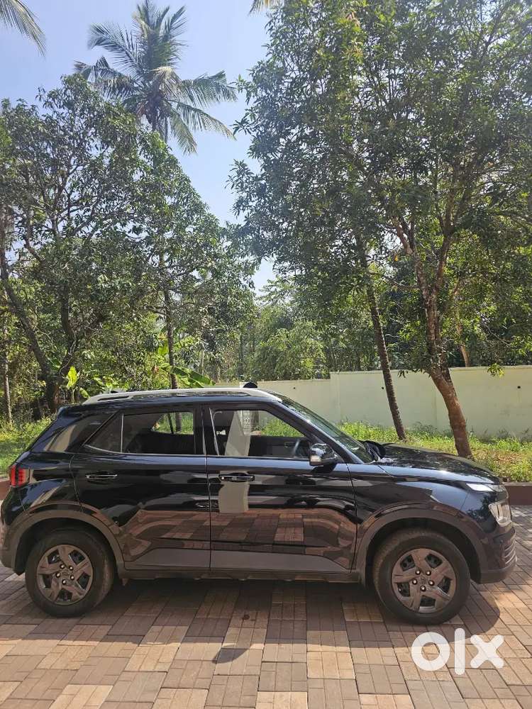 Venue 2024 Model Only 23000km