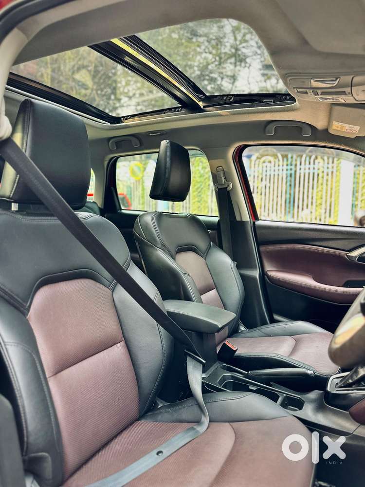 Maruti Suzuki Grand Vitara 1.5 Alpha Smart Hybrid At, 2022, Petrol