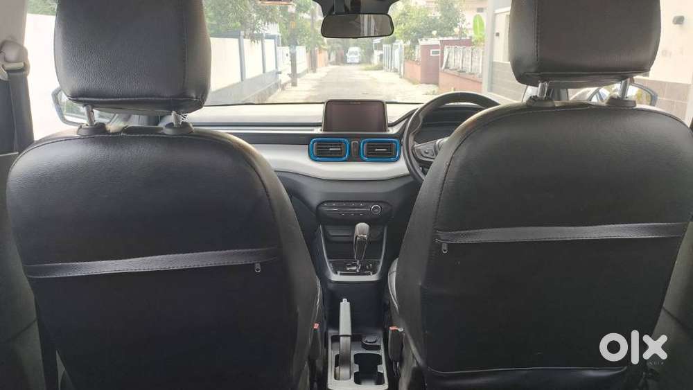 Tata Punch 1.2 Revotron Creative Amt Dual Tone, 2022, Petrol