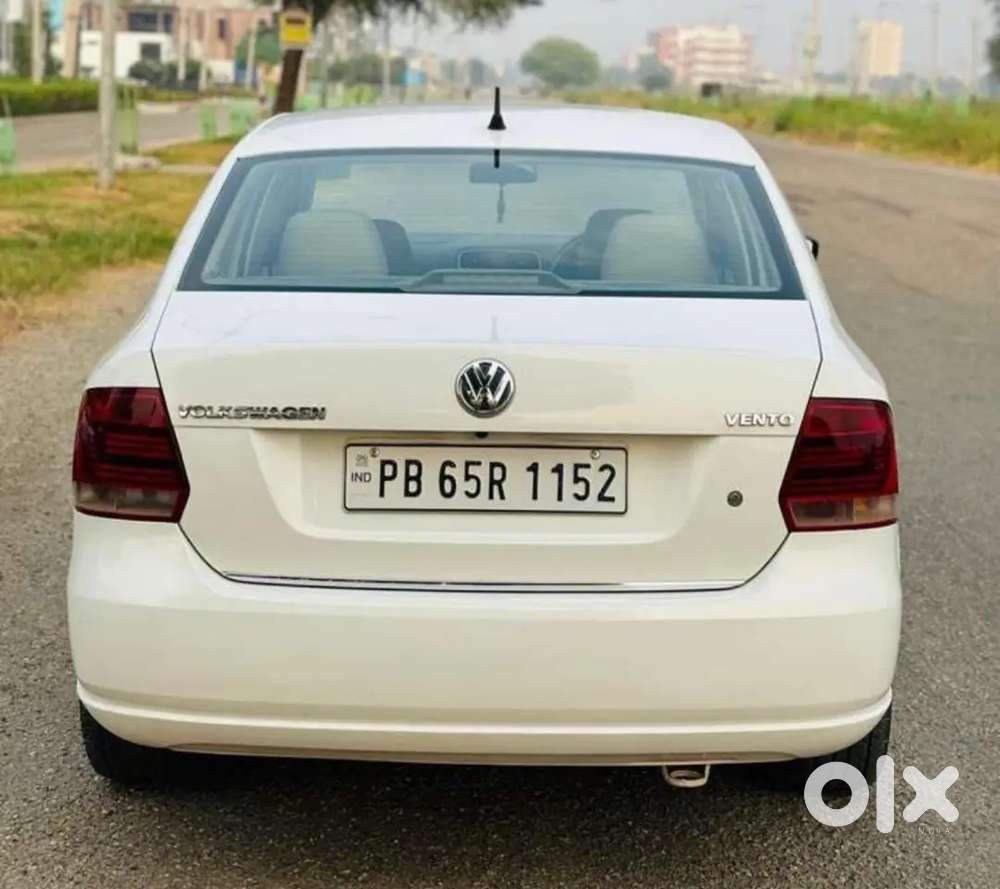 Volkswagen Vento Petrol Highline 2012