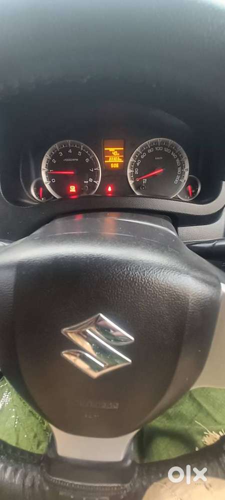 Maruti Suzuki Swift Vxi + Manual, 2017, Petrol