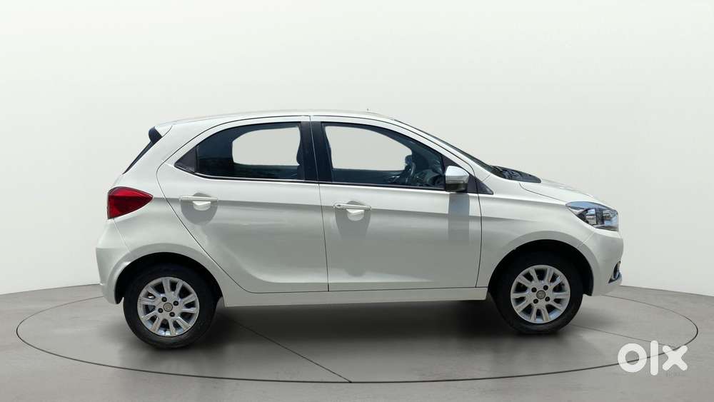 Tata Tiago 1.2 Revotron Xza, 2017, Petrol