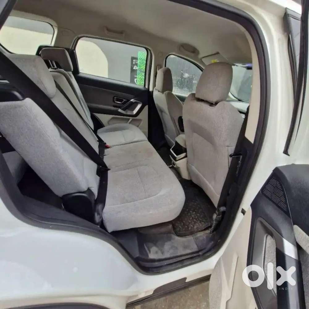 Tata Safari Pure Plus 2024