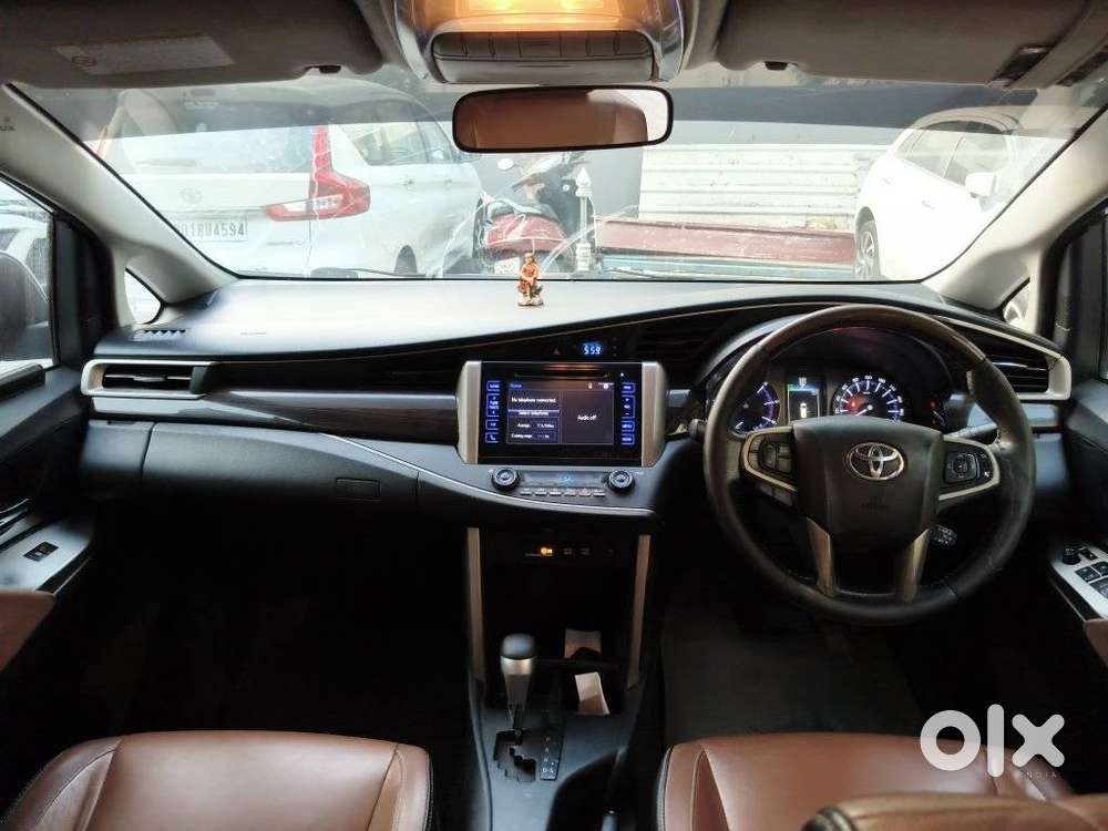 Toyota Innova Crysta 2.8z Automatic, 2016, Diesel