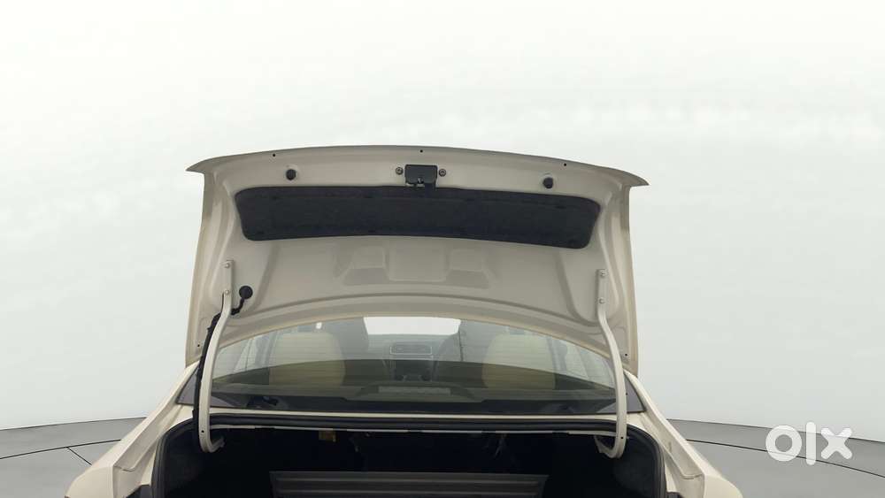 Volkswagen Vento 2010-2013 Petrol Highline At, 2017, Petrol