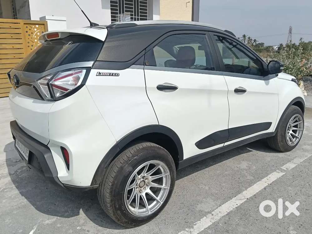Tata Nexon Diesel 2020 4 Tyre New Company Service Record