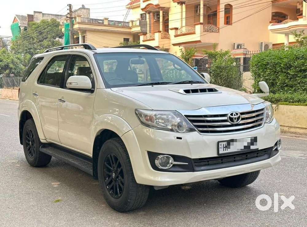Toyota Fortuner Legender 2013 Diesel 120000 Km Driven