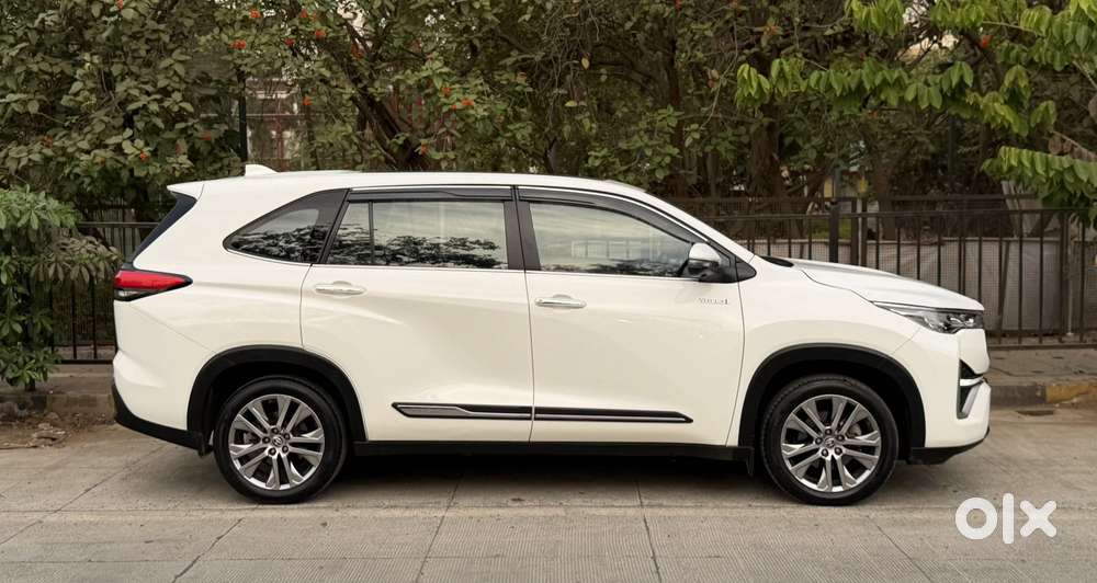 Toyota Innova Hycross 2.0 Zx (o) Hybrid 7 Str, 2023