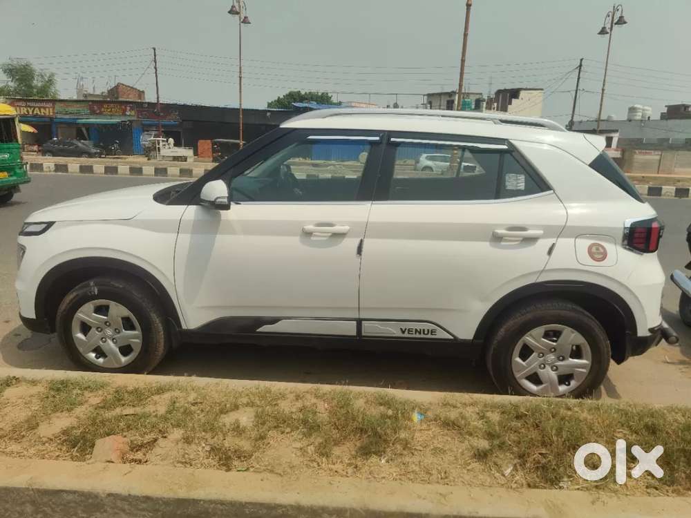 Hyundai Venue 1.2 S Plus, 2022, Petrol