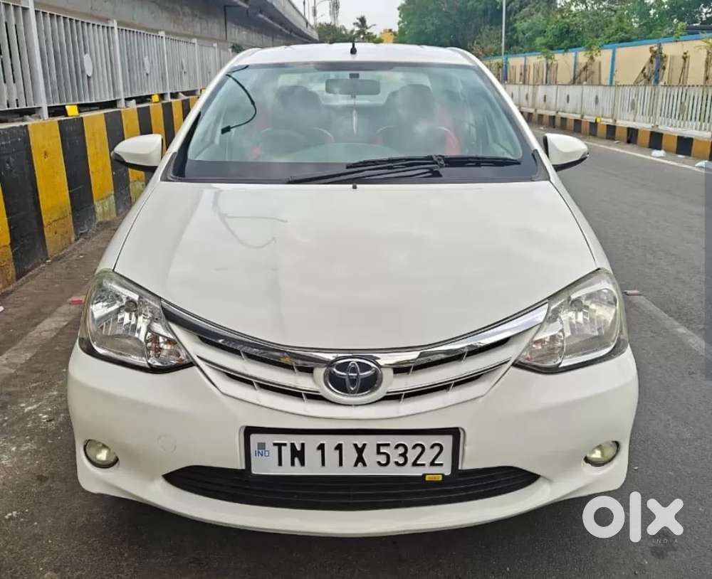 Toyota Etios 1.5 V, 2013, Petrol