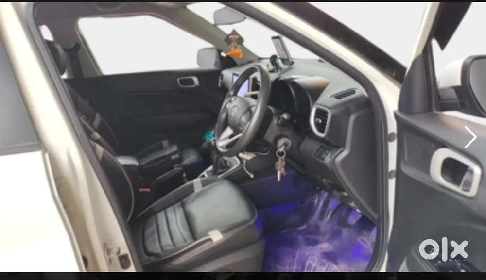 Hyundai Venue 2019 Petrol 65000 Km Driven