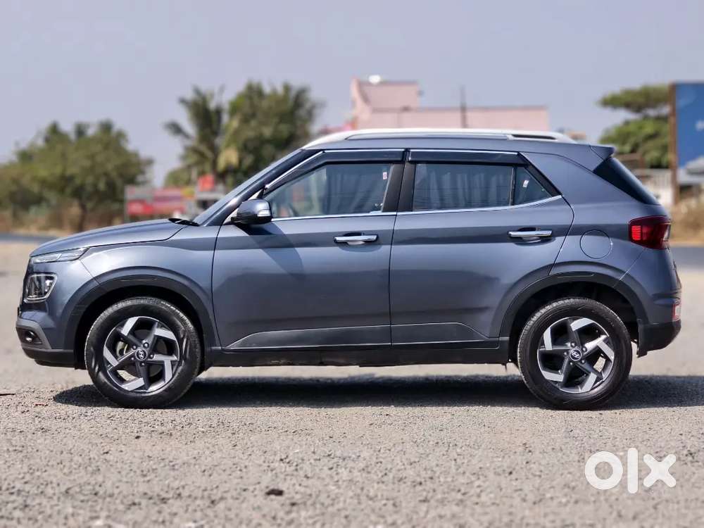 Hyundai Venue 2019 Diesel 74000 Km Driven