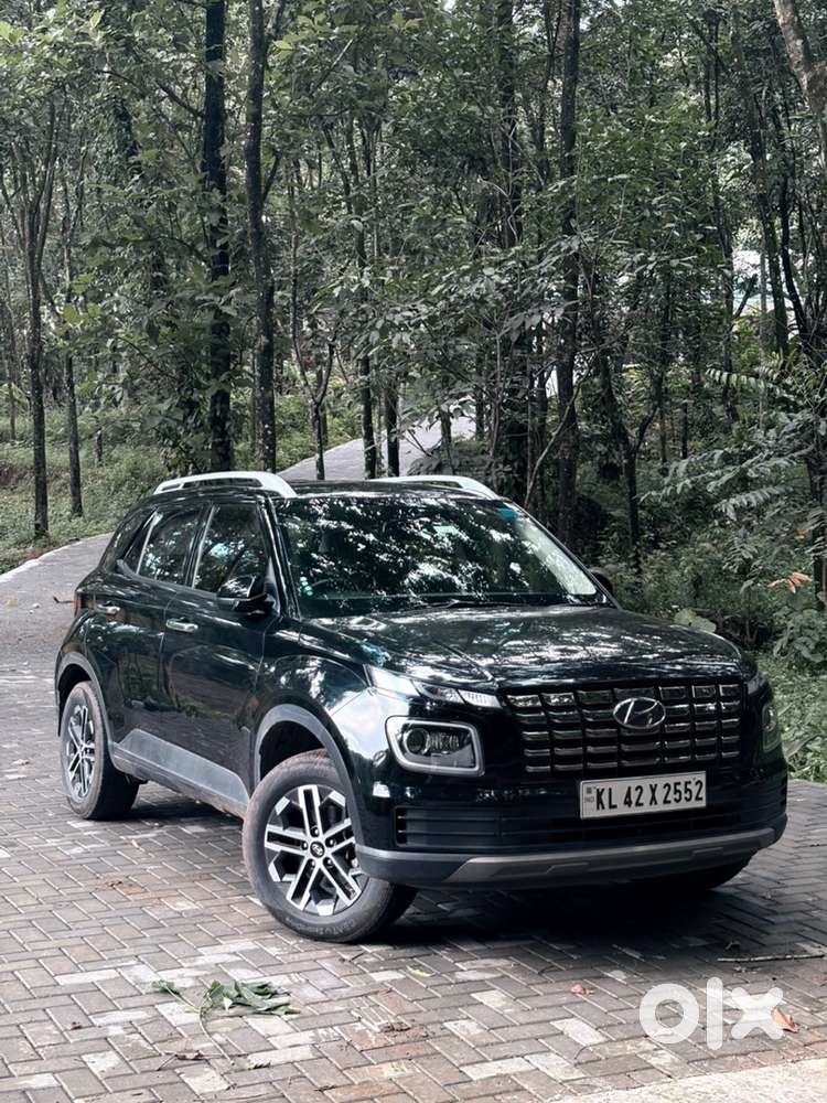 Hyundai Venue Petrol 2024