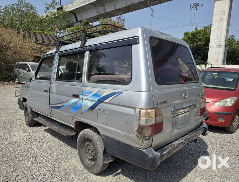 Toyota Qualis Fs 8seater, 2004, Diesel