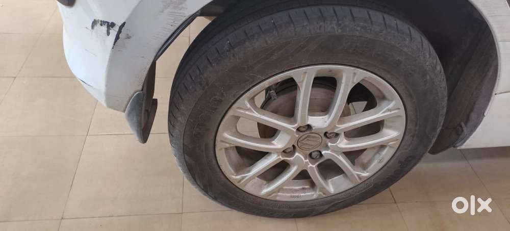 Maruti Suzuki Swift Zxi Plus Amt Dual Tone, 2018, Petrol
