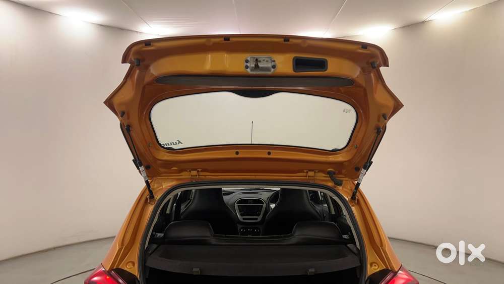 Tata Tiago 1.2 Revotron Xt, 2016, Petrol