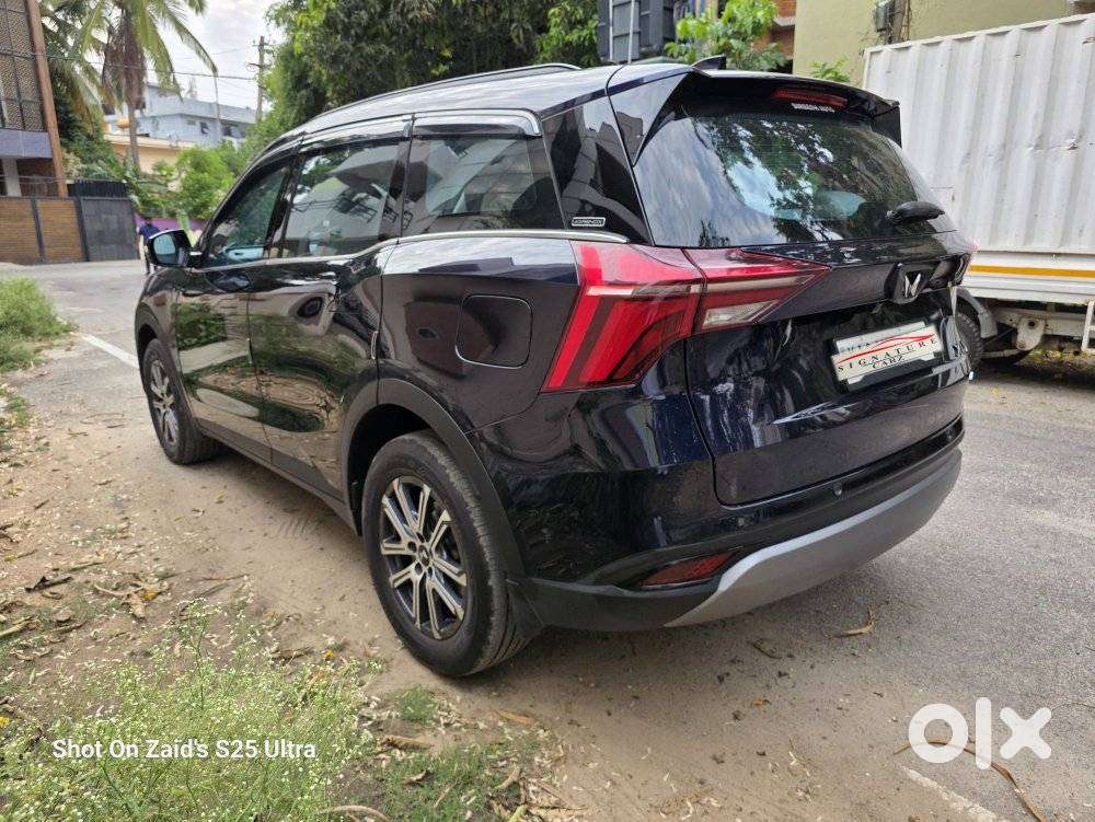 Mahindra Xuv700 2.0 Ax 7 Petrol Mt Str, 2025, Petrol