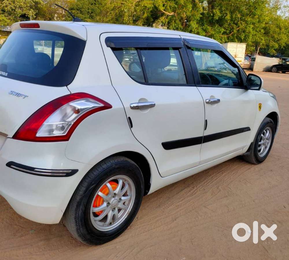 Maruti Suzuki Swift Lxi Optional-o, 2016, Cng & Hybrids