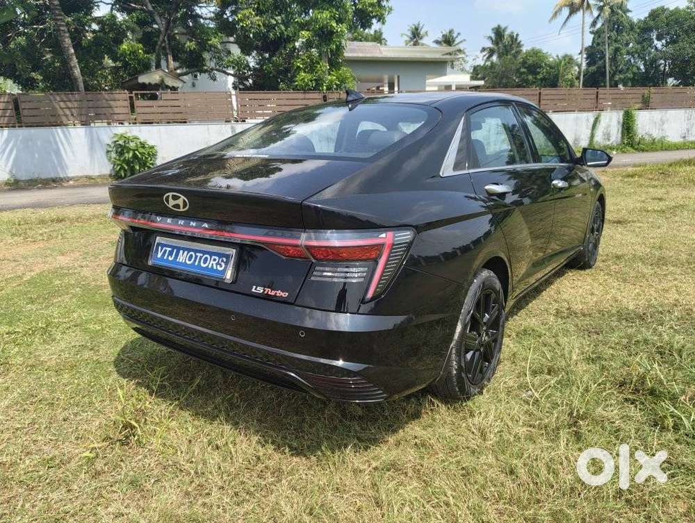 Hyundai Verna 1.5 Sx (o) Turbo Petrol Dct, 2023, Petrol