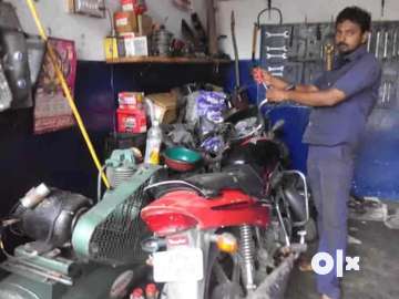 Two wheeler best sale bike mechanic