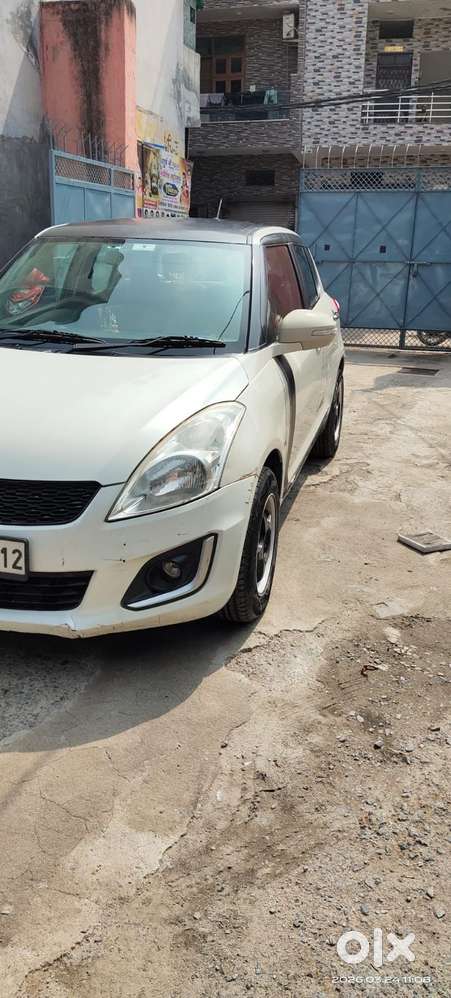 Maruti Suzuki Swift Vxi Abs Bsiv, 2016, Petrol