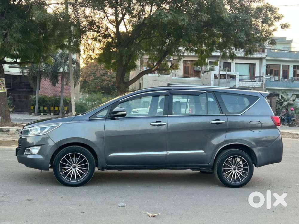 Toyota Innova Crysta [2020-ongoing] 2.4 Gx At 7 Str, 2016, Diesel