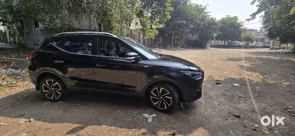 Mg Astor Savy Pro Red Interior