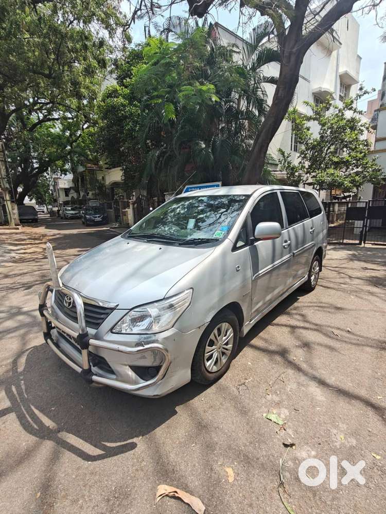Innova 2.5g 8 Seater Bs-iv
