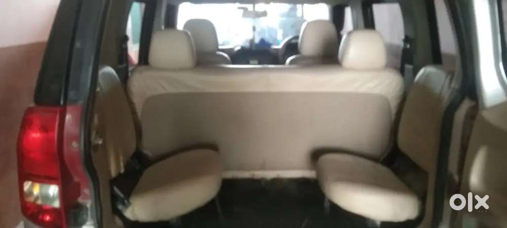 Mahindra Tuv300 T6