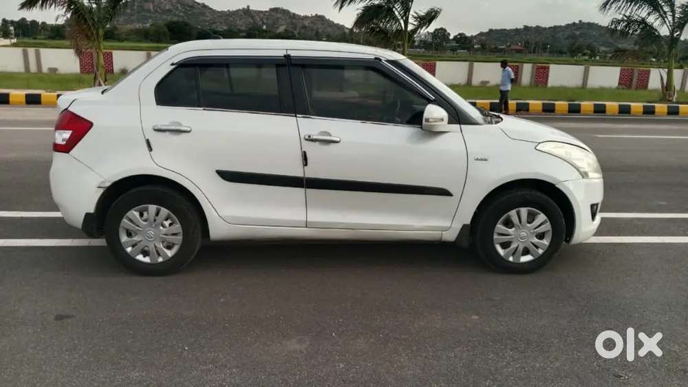 Maruti Suzuki Dzire 1.2 Vxi 2013
