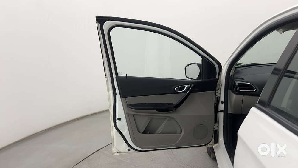 Tata Tiago Xz, 2017, Petrol