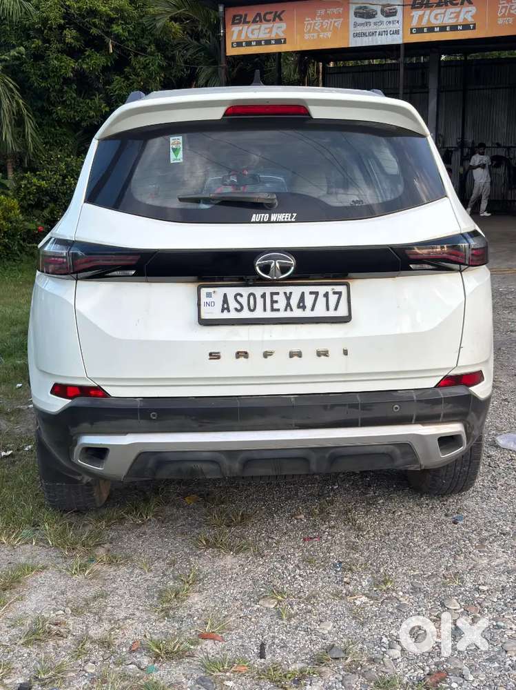 Gari Ekdm Moja Hoi Ase 
Solai Sai Poson Hole Loi Lobi