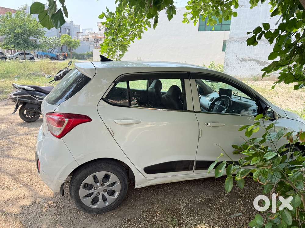 Superb Condition Hyundai Grand I10 Sportz 2018 On Urgent Sale - White