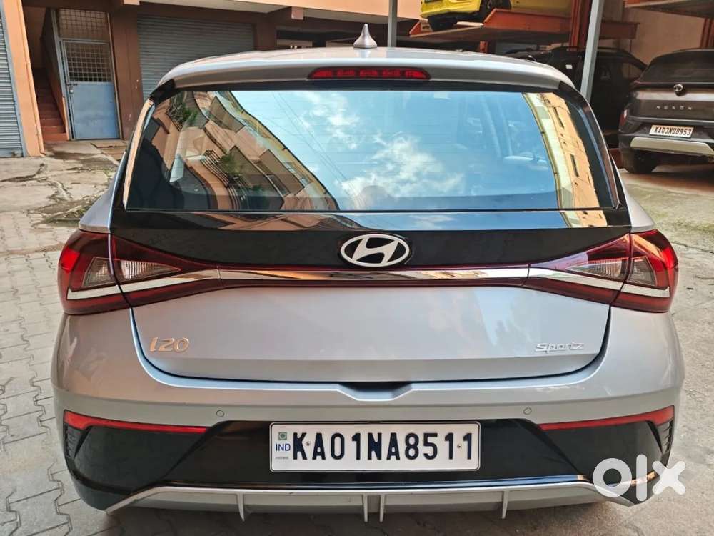 Hyundai I20 Sportz 1.2 Ivt, 2023, Petrol