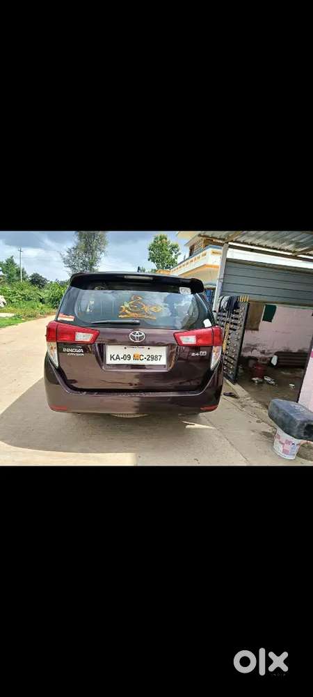 Toyota Innova Crysta 2016 Diesel Well Maintained