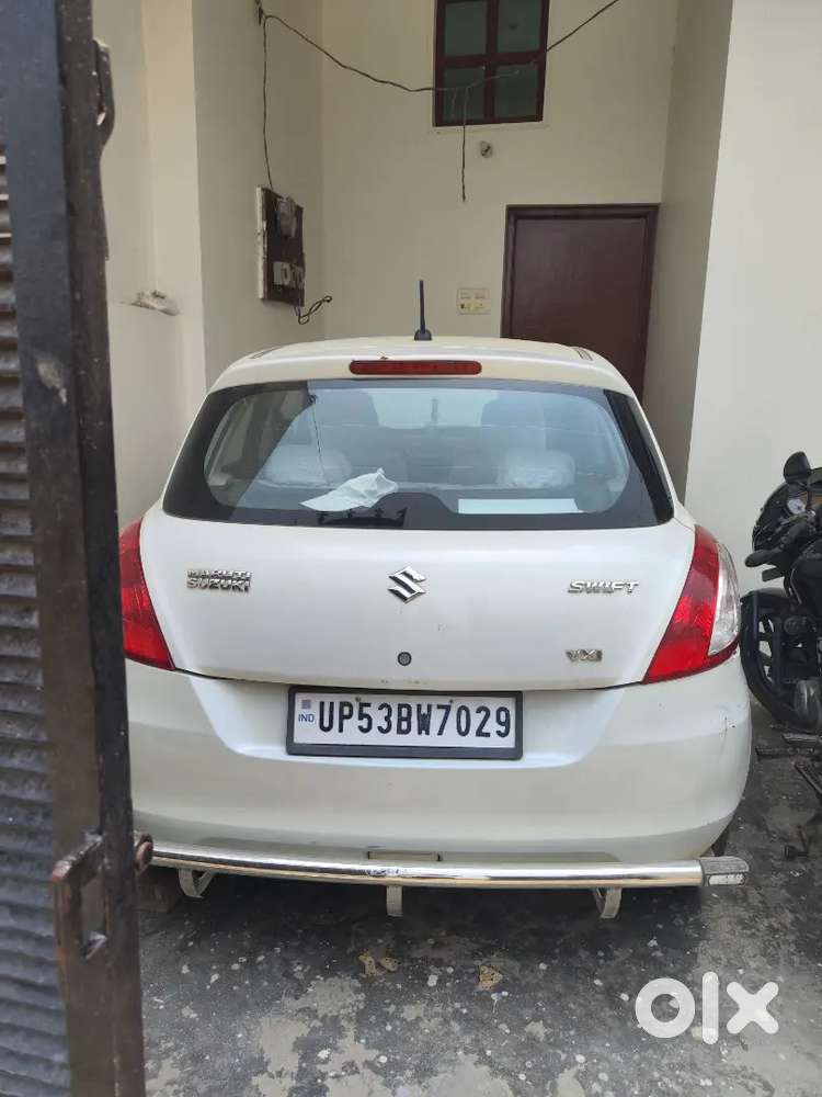 Car Swift Lxi