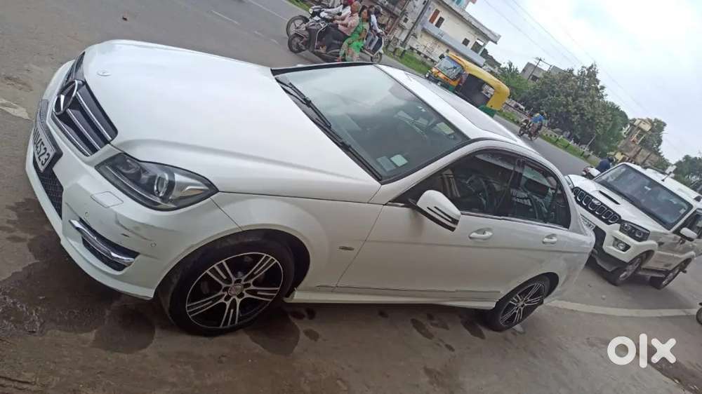 Mercedes-benz C Class 2015 Diesel 98000 Km Driven