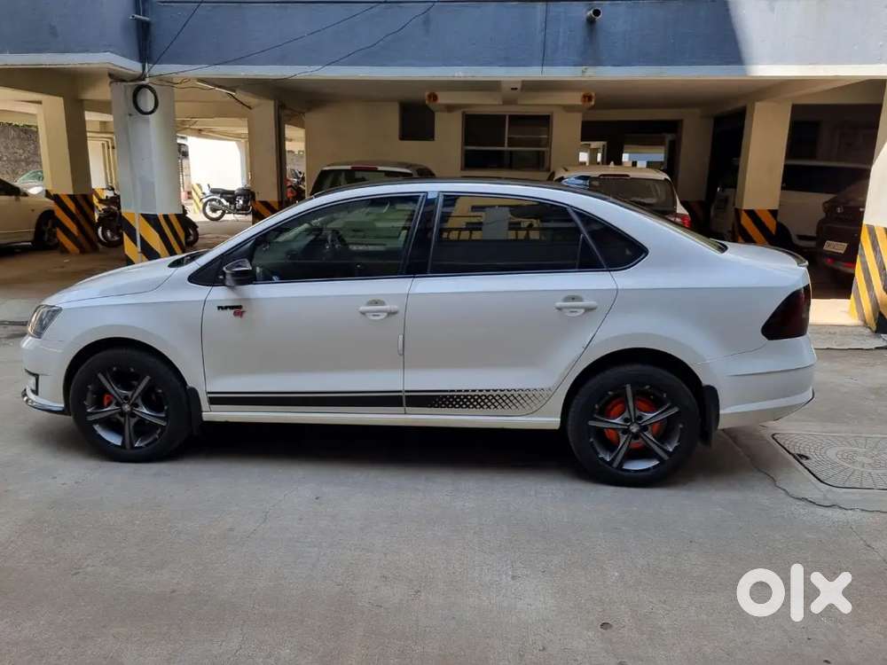 Selling My Well-maintained Skoda Rapid Car