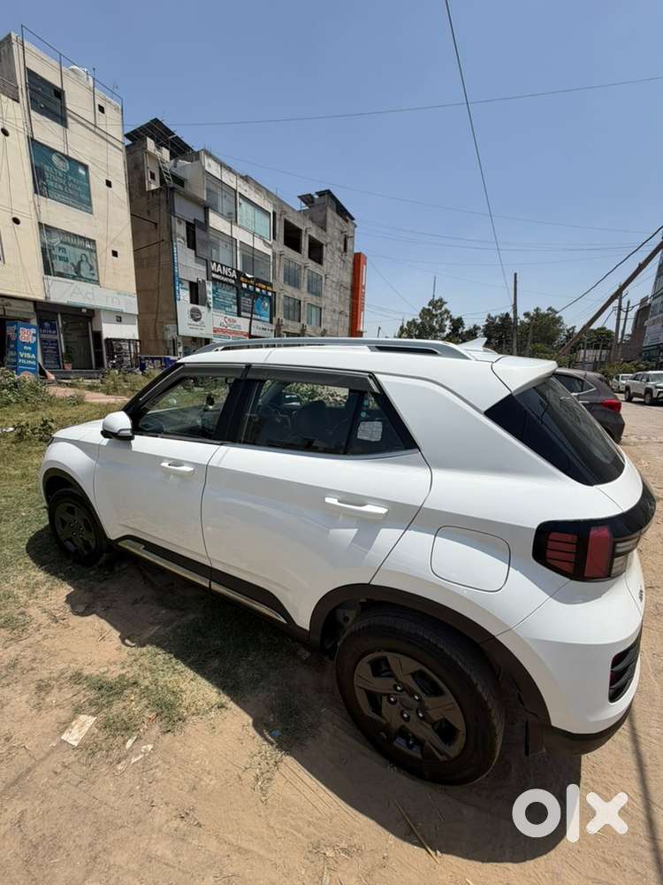 Hyundai Venue N Line 2023 Petrol Well Maintained