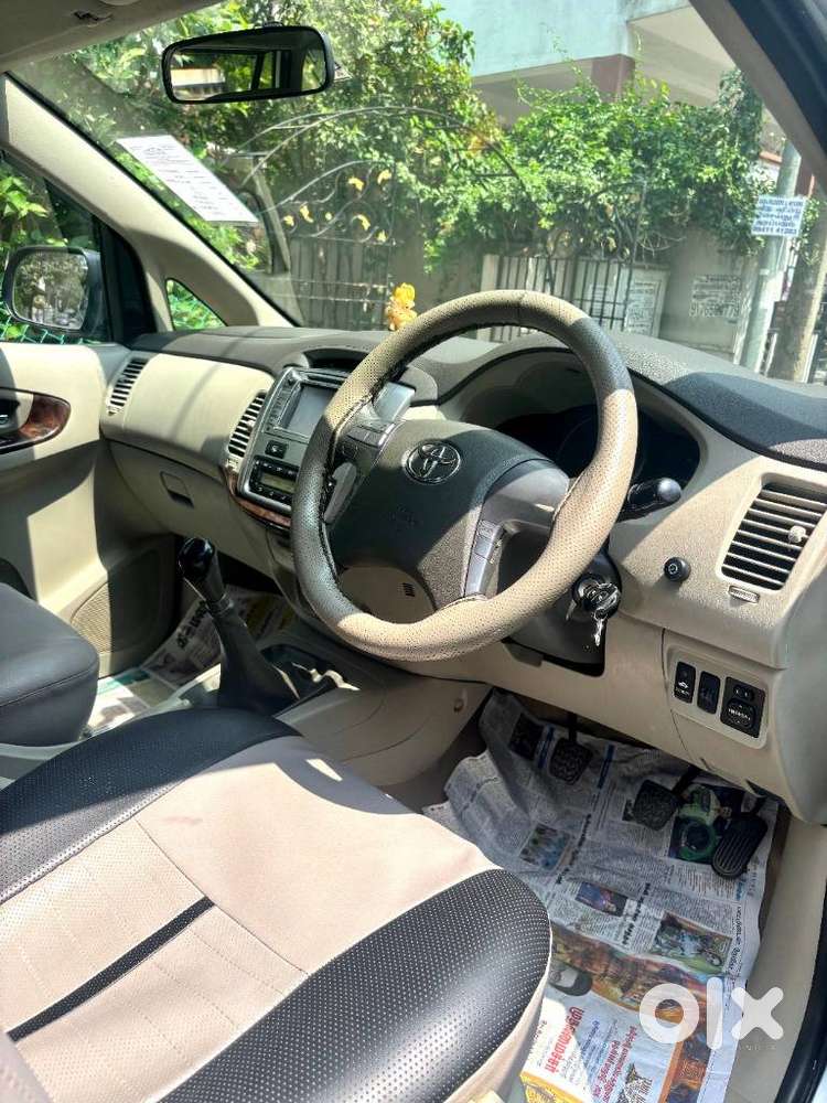Toyota Innova 2.5 V 8 Str, 2014, Diesel